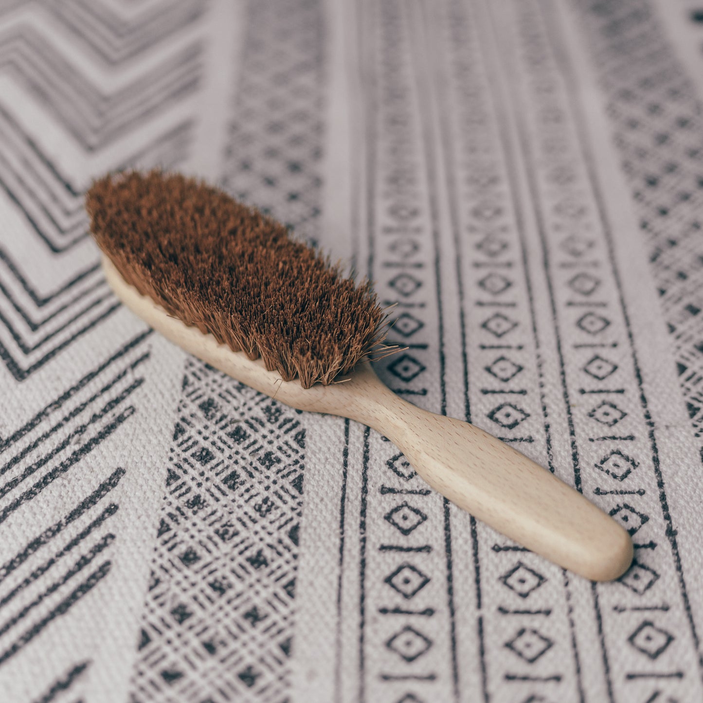 Wooden Carpet Brush - Ideal for Stairs, Mats & Rugs